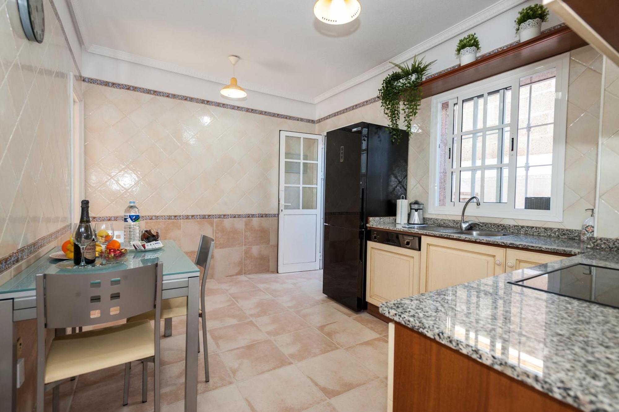 Villa Vanesa Luxury Private Villa With A Heated Pool, 4 Bedrooms And 4 Bathrooms Costa Adeje  Eksteriør bilde