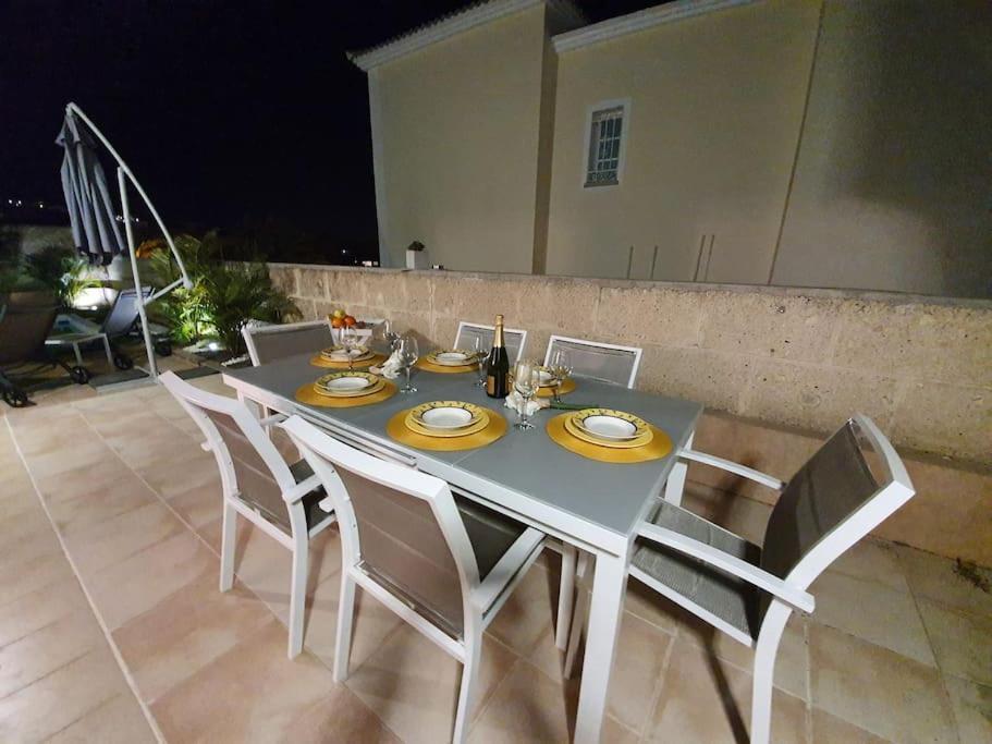 Villa Vanesa Luxury Private Villa With A Heated Pool, 4 Bedrooms And 4 Bathrooms Costa Adeje  Eksteriør bilde