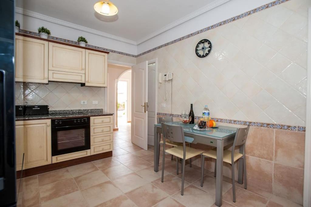 Villa Vanesa Luxury Private Villa With A Heated Pool, 4 Bedrooms And 4 Bathrooms Costa Adeje  Eksteriør bilde