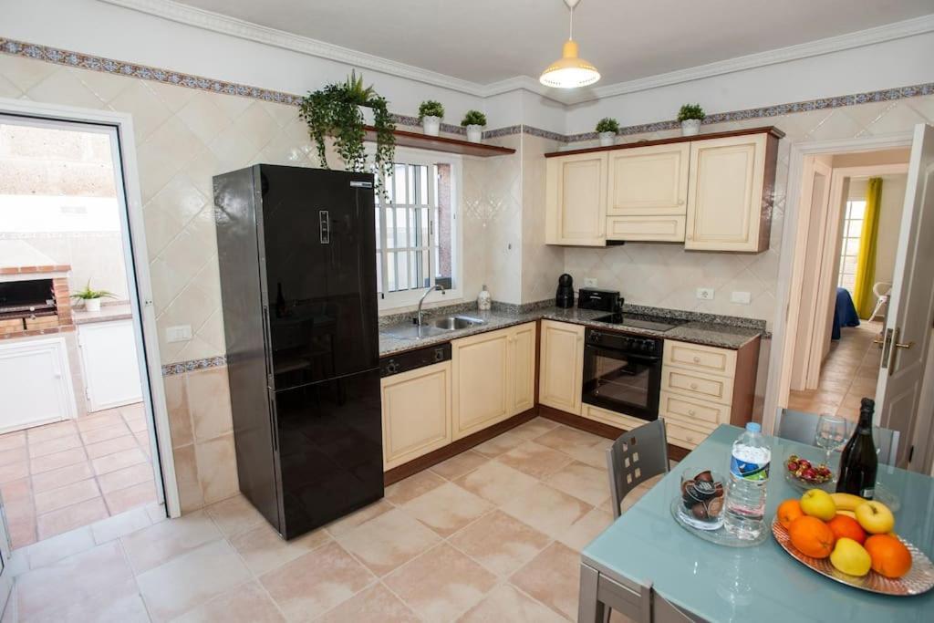 Villa Vanesa Luxury Private Villa With A Heated Pool, 4 Bedrooms And 4 Bathrooms Costa Adeje  Eksteriør bilde