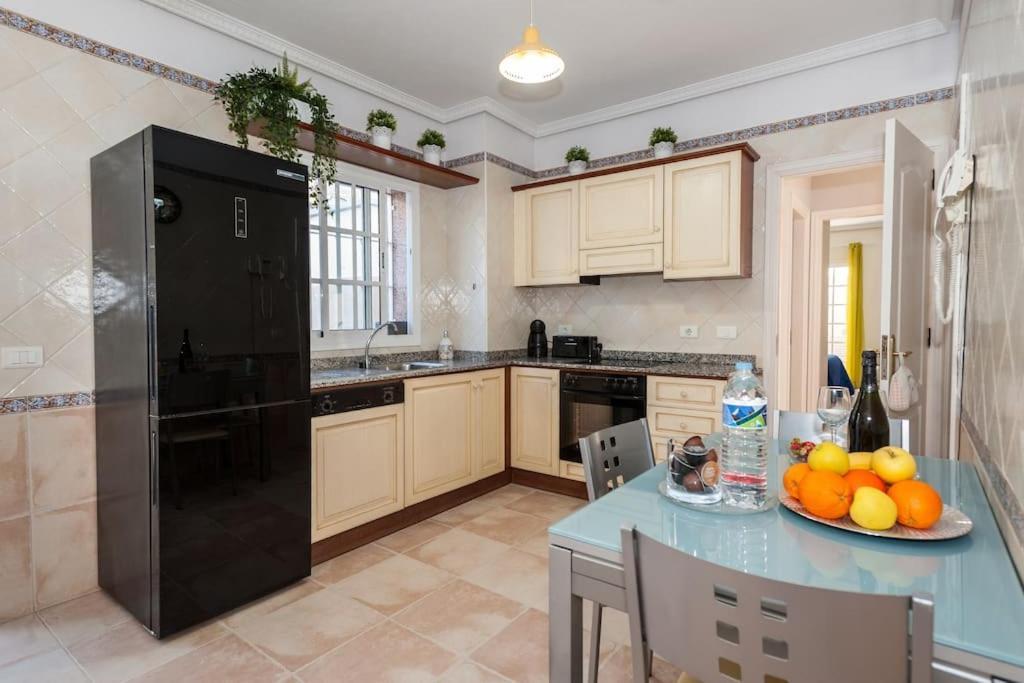 Villa Vanesa Luxury Private Villa With A Heated Pool, 4 Bedrooms And 4 Bathrooms Costa Adeje  Eksteriør bilde